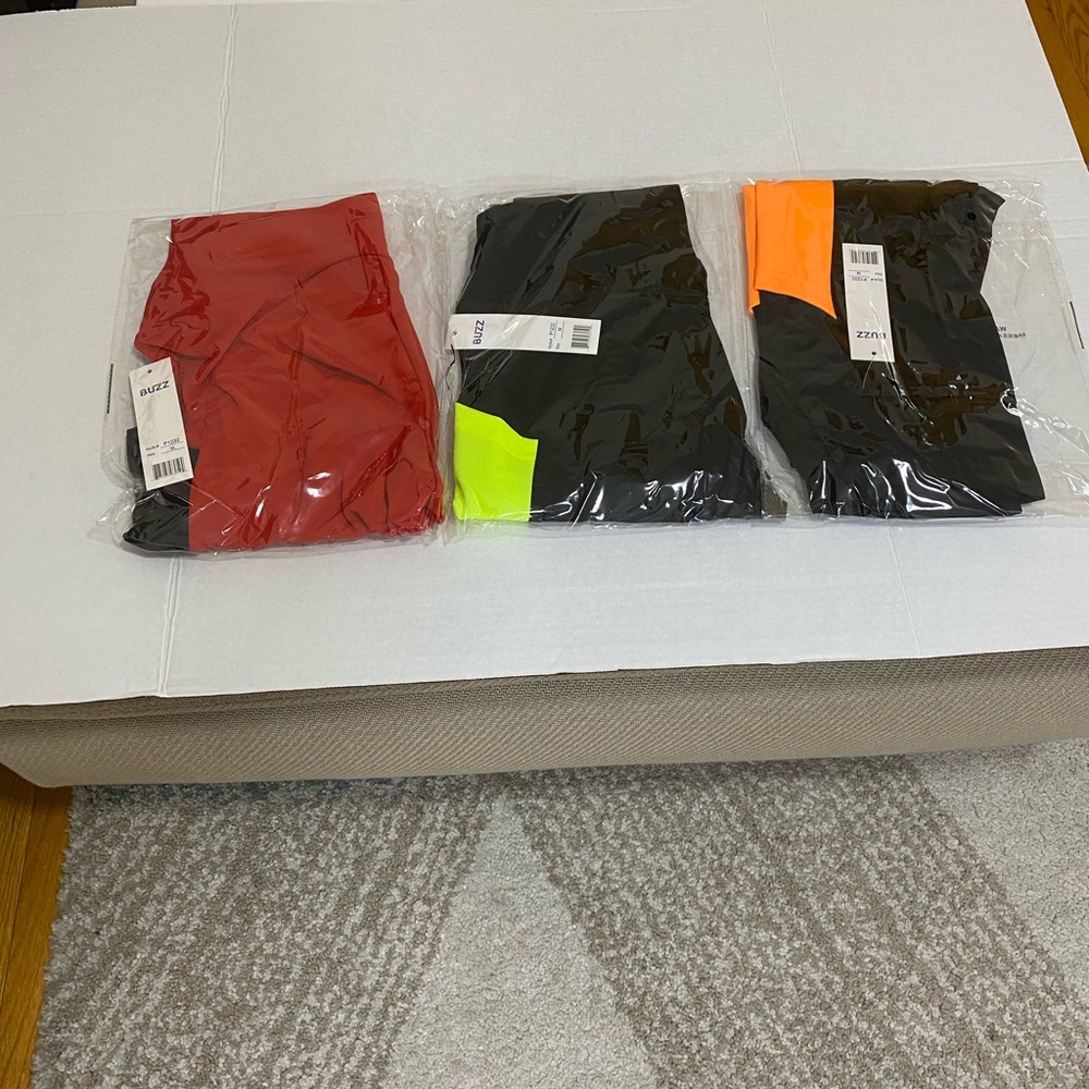 SALE!! 3 leggings with pockets